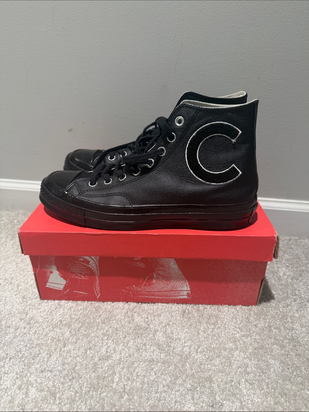 Unisex Converse Black High-Top Sneakers with Contrast 'C' Detail